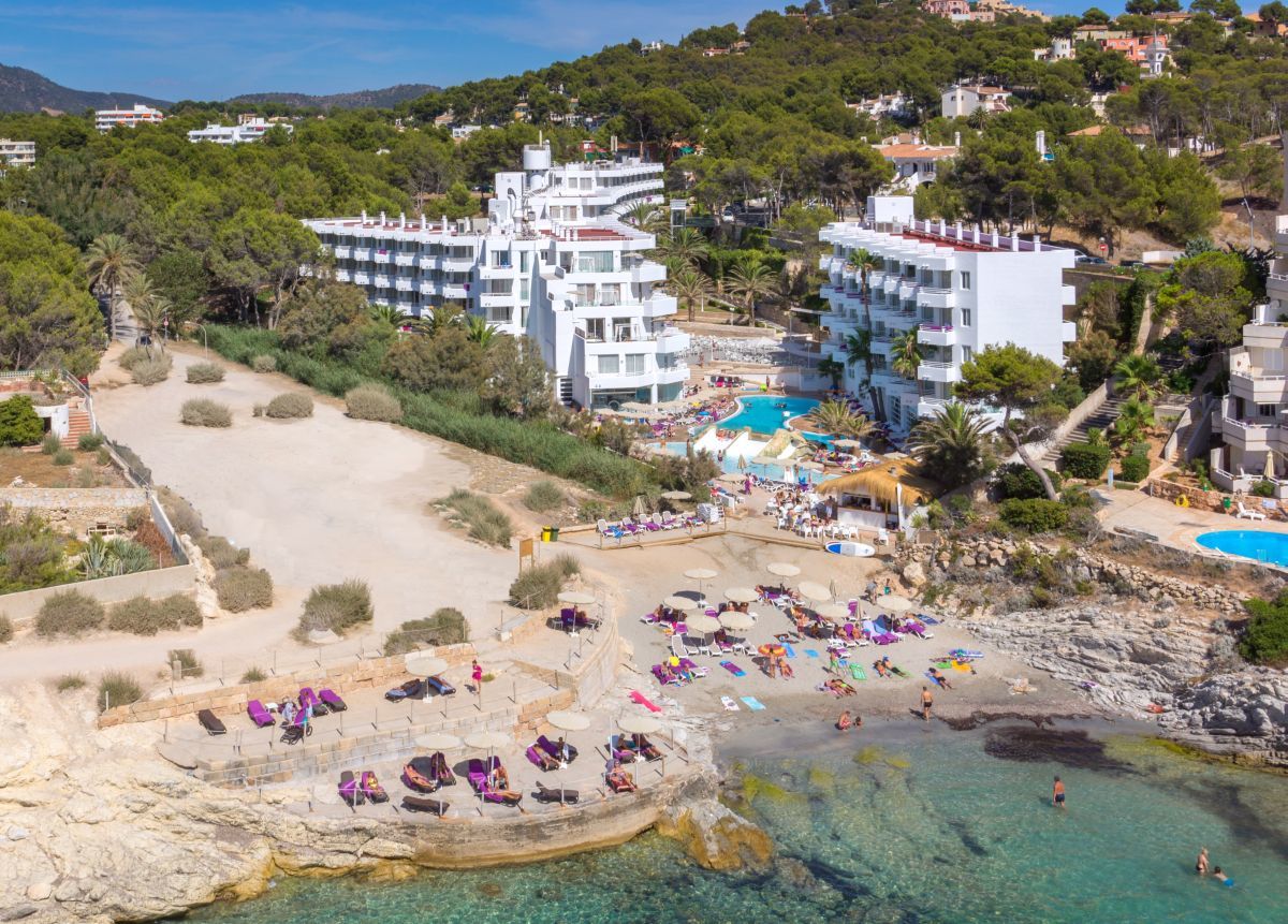 Fergus Style Cala Blanca Suites Santa Ponsa Exterior photo